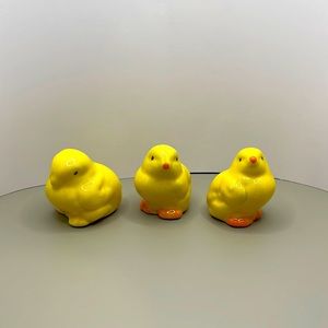 3 Yellow Chicks
